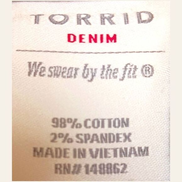 TORRID/JACK DAVID Women's Plus Size Tie-Dye distressed Black & White Shorts - Picture 11 of 14